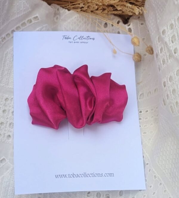 Screenshot clip en satin rose framboise foncé