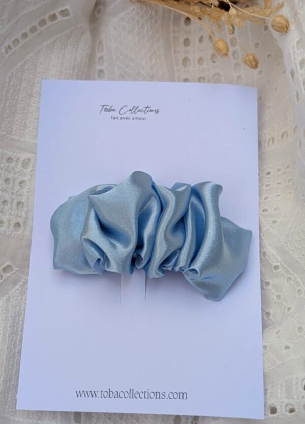 screenshot clip en satin bleu ciel